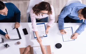 1615425103895-su-khac-nhau-giua-recruitment-manager-va-hiring-manager-1